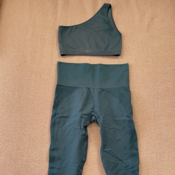 SET Active Set - Picture 2 of 4